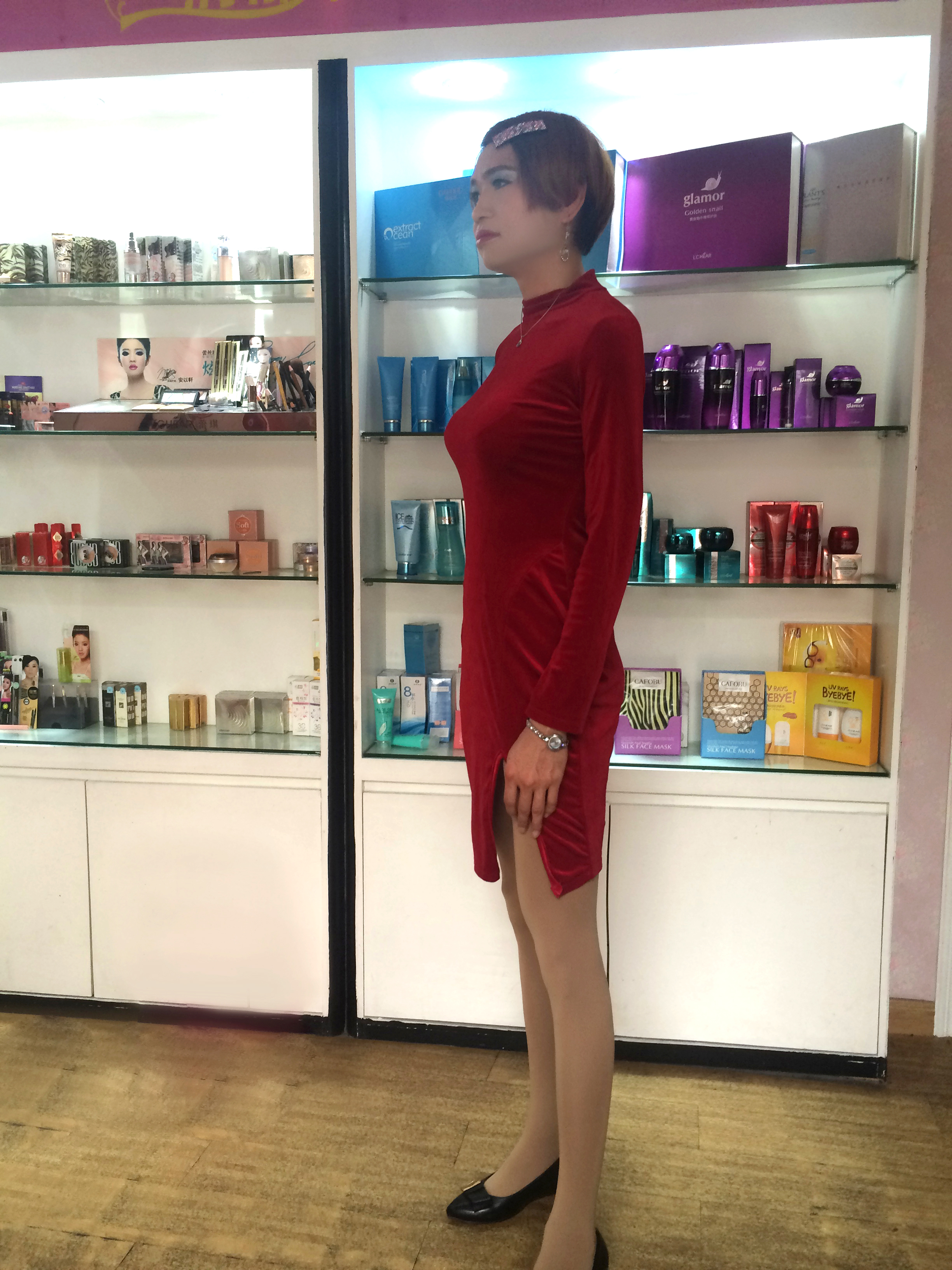 古丝绒通勤熟女风写真