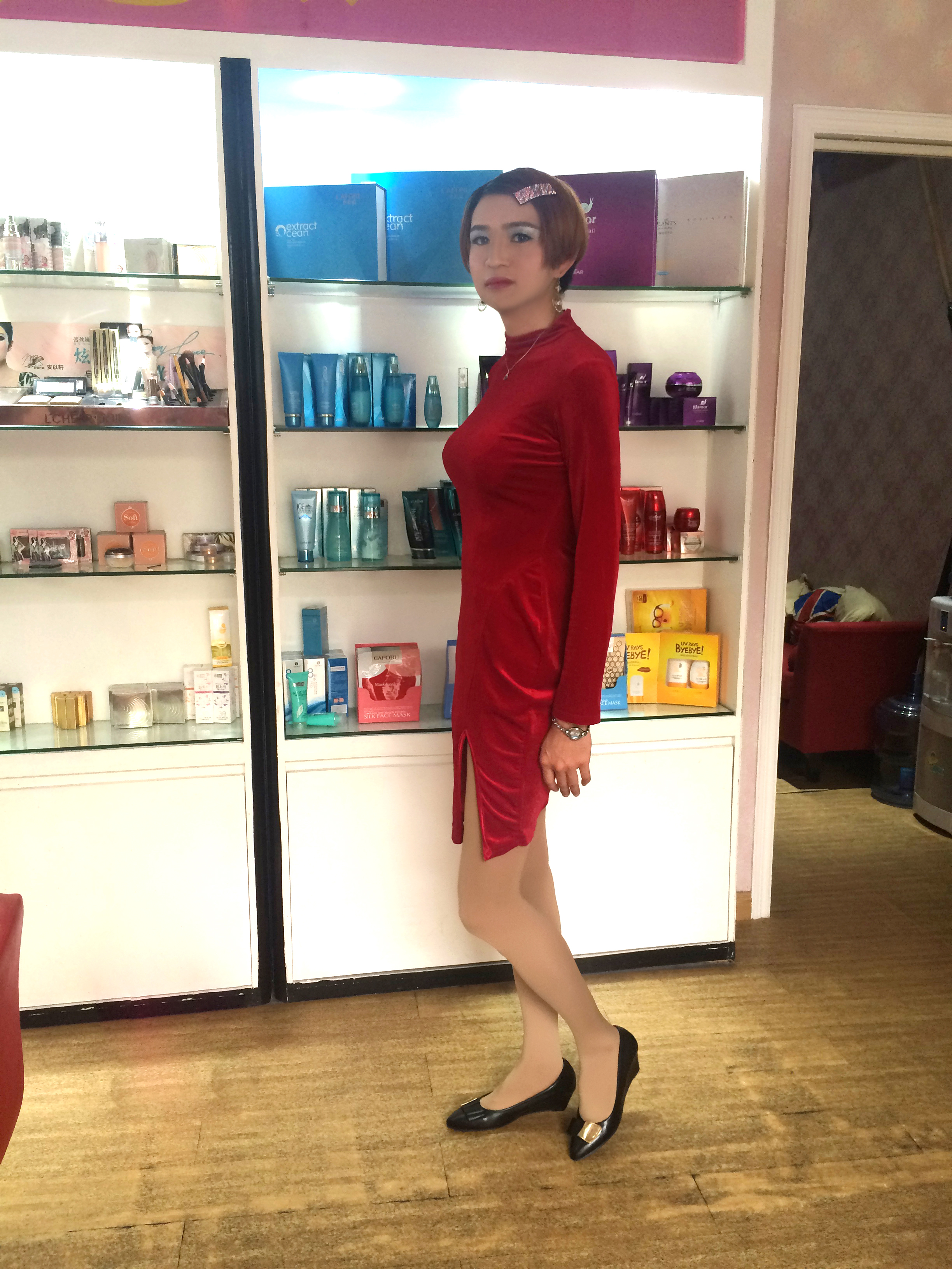 古丝绒通勤熟女风写真