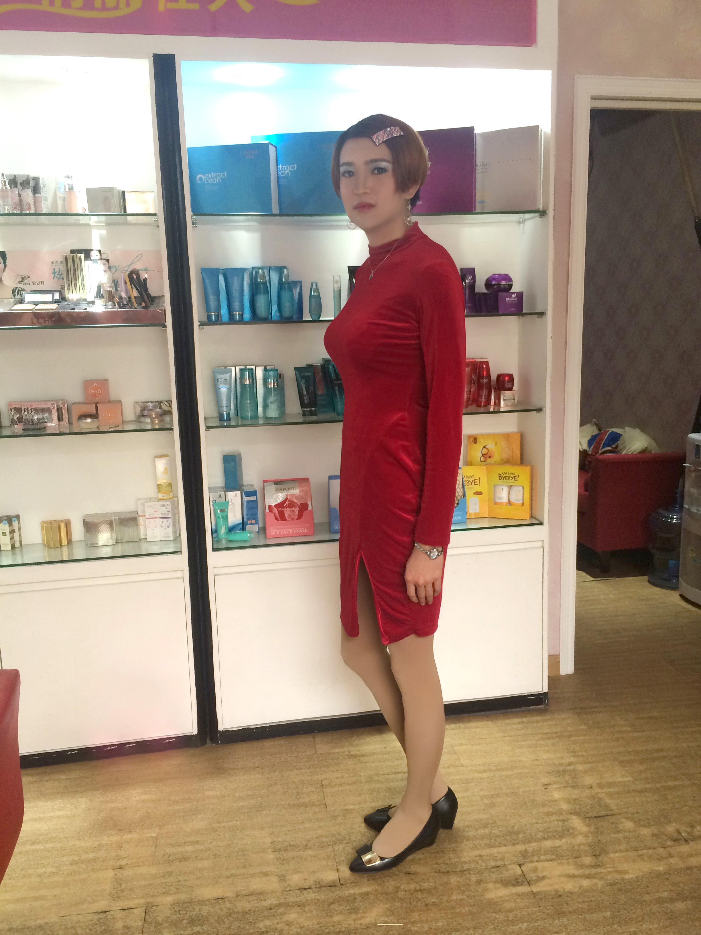 古丝绒通勤熟女风写真