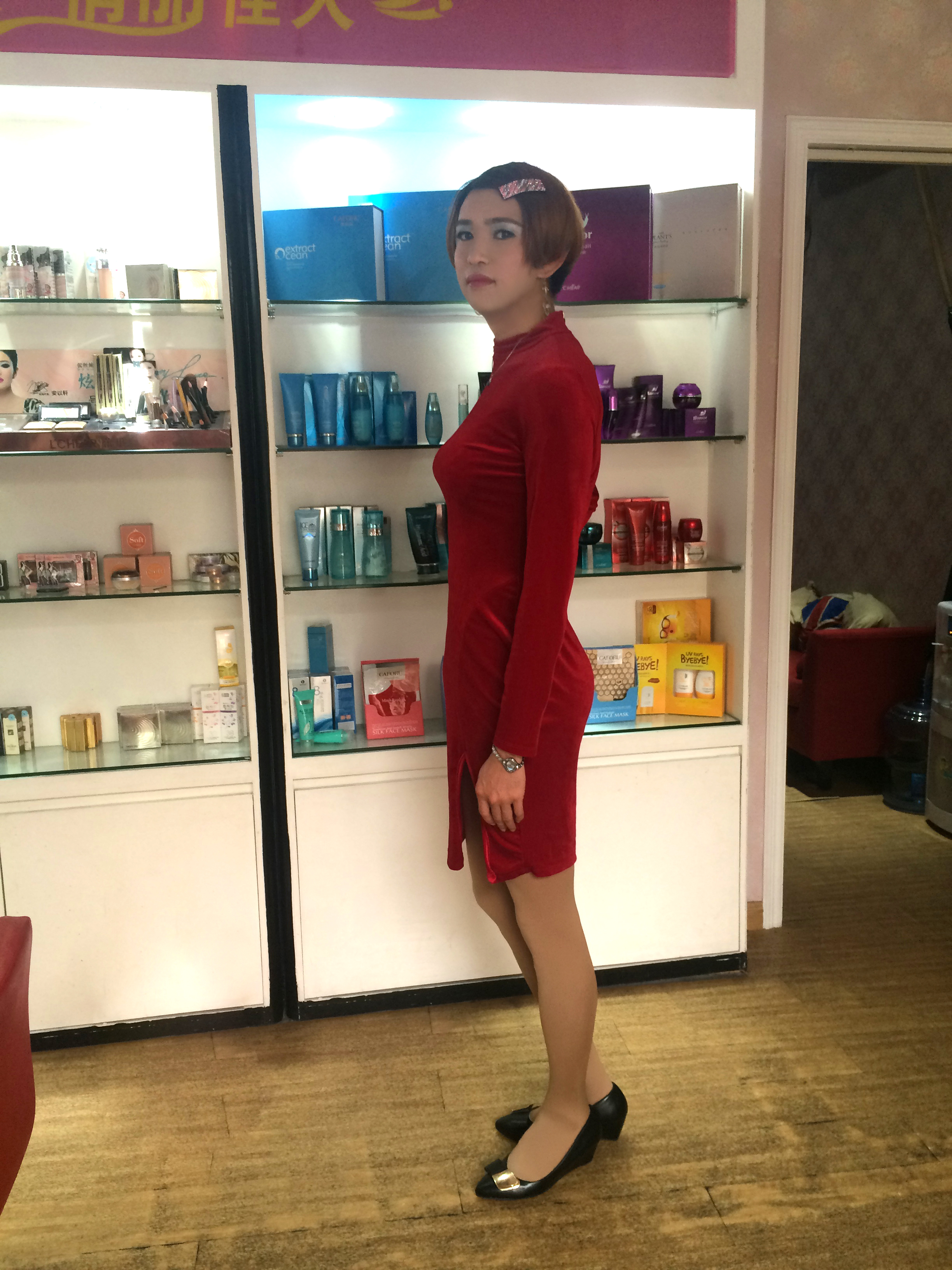 古丝绒通勤熟女风写真