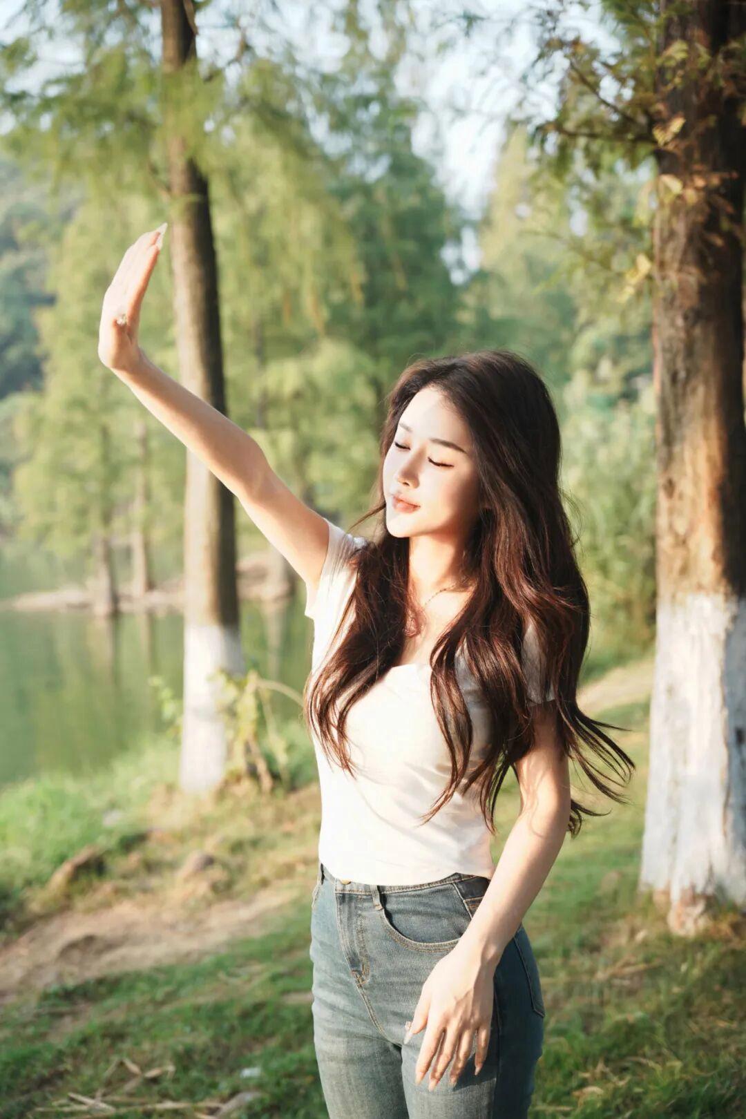 户外女生应该学会的11姿势拍写真-图片10